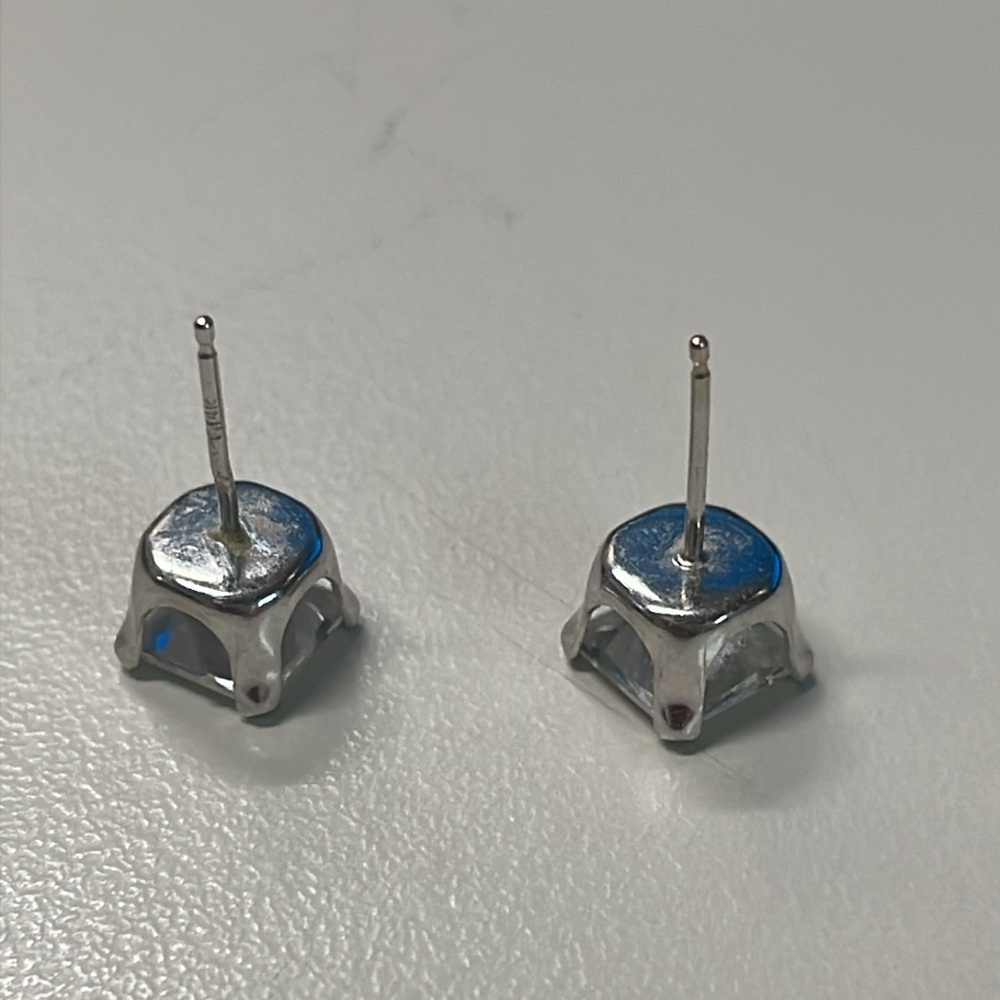 Sterling studs - Picture 5 of 5